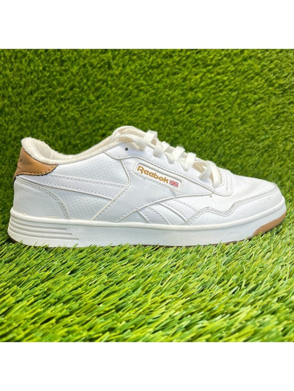 Reebok Club MEMT Mens‎ Size 7 White Gold Athletic Casual Walking Shoes Sneakers